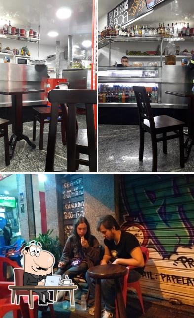 O interior do Café e Bar Boa Pinga