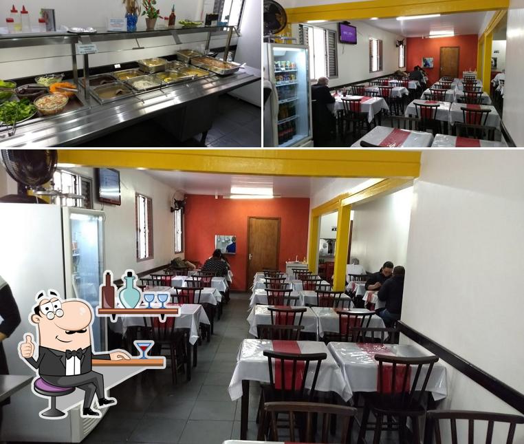 Veja imagens do interior do Restaurante Girassol