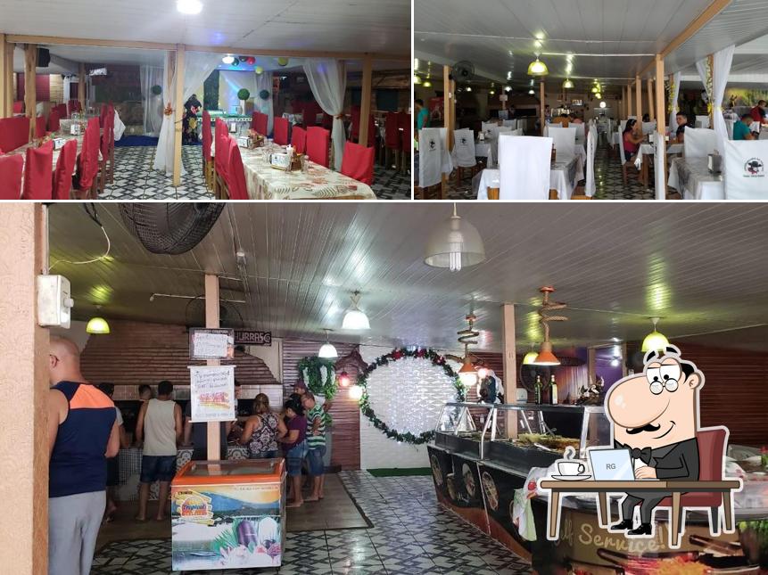 Sente em uma das mesas no Churrascaria Do Gaúcho