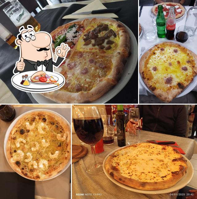 Scegli una pizza a Ristorante L'Angolo Di Rino