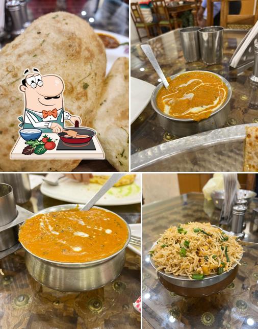 Chicken curry at Loiee Mithai & Rasoi