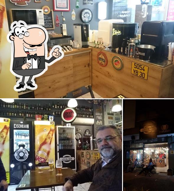 Veja imagens do interior do Local Bar