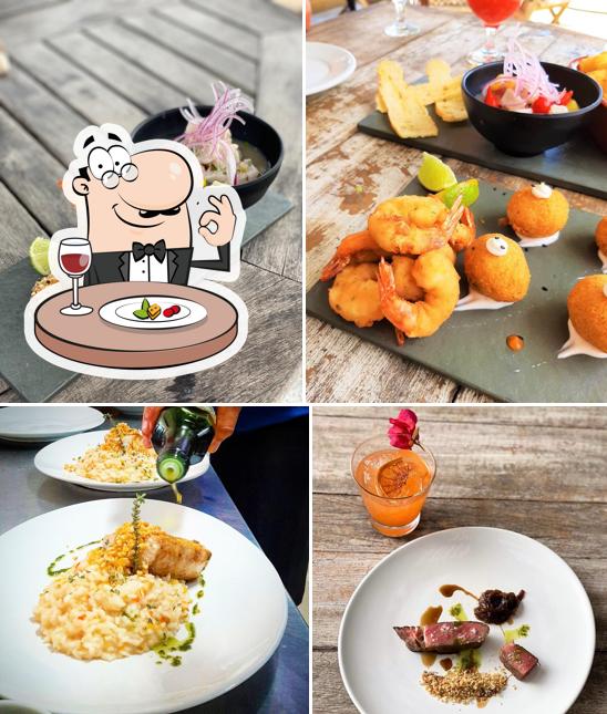 Platos en Âncoras Beach Restaurant