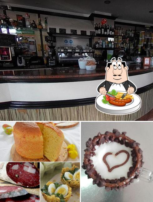 Questa è la immagine che mostra la cibo e interni di Start Up Caffè