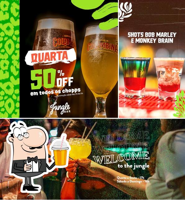 Descubra diferentes bebidas disponíveis no Jungle Bar