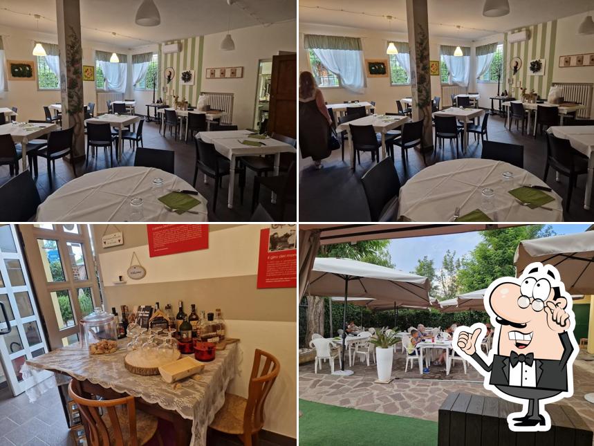 Siediti a un tavolo di Trattoria la Chiusaccia di Ivan&Monia