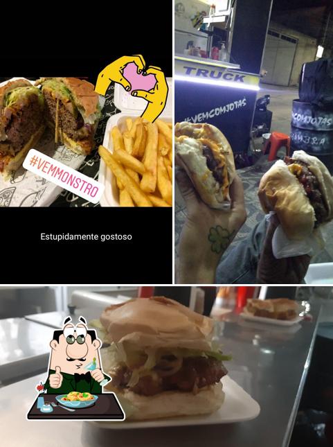Sanduíche de carne de porco desfiada em Jotas Burger