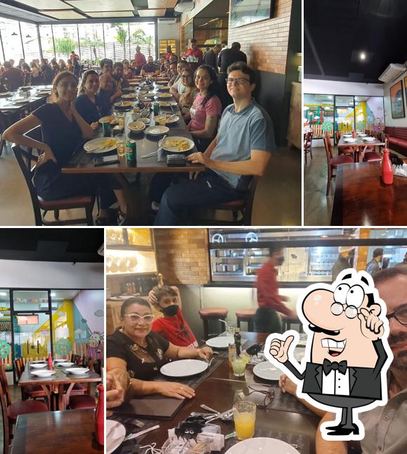 O interior do La Parrilla Grill Morada do Sol