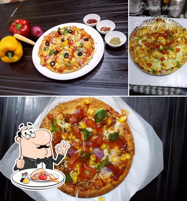 Order pizza at Sawant Snacks Corner