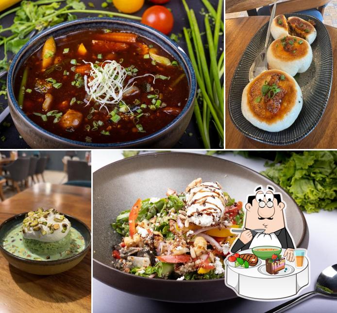 Hot and sour soup at Aaina