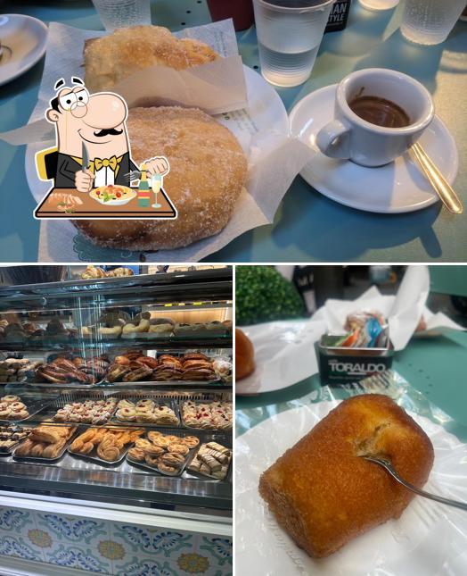 La foto della cibo e interni di Pasticceria Calemma Dolci Momenti