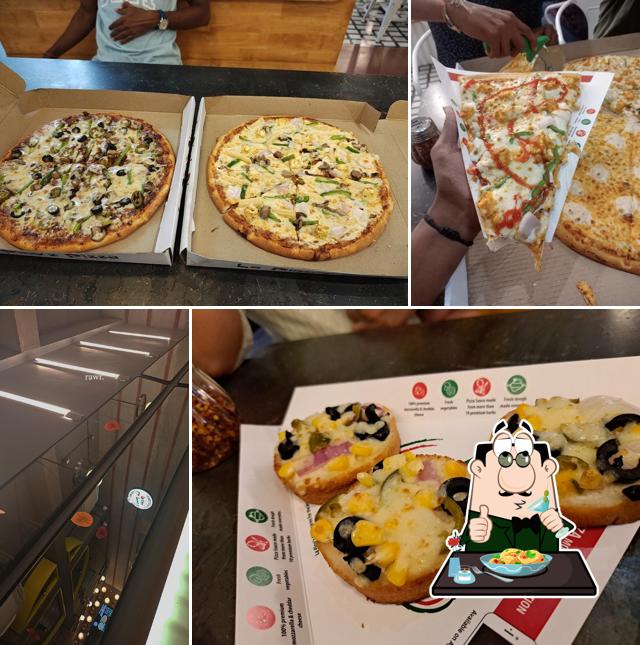 Meals at La Pino'z Pizza, Maruti Solaris Annex