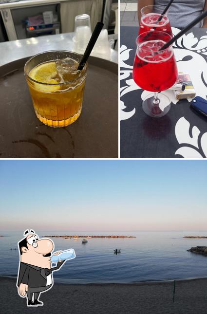 La foto di bevanda e esterno da Number One