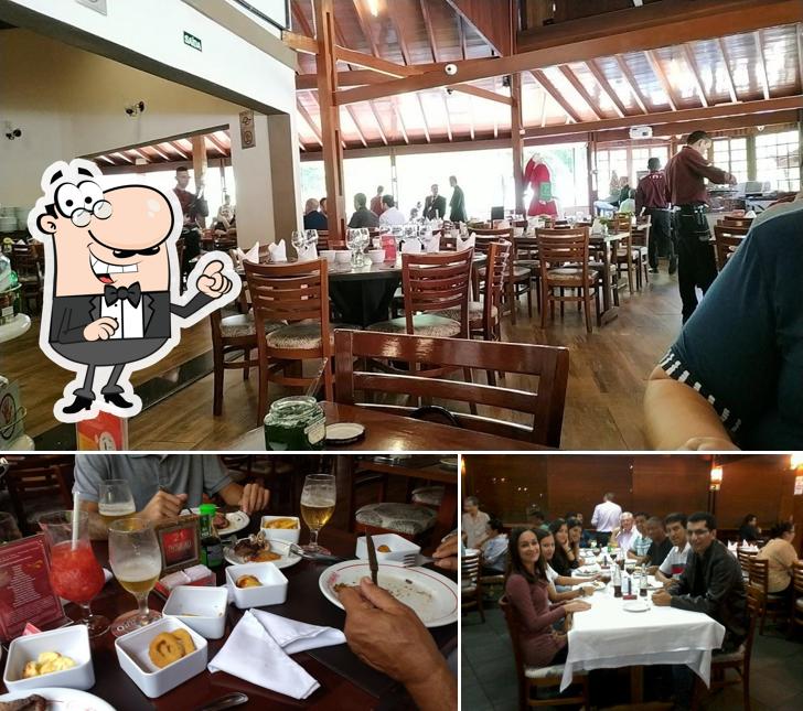 Sente em uma das mesas no O Matuto - Jardim Leonor