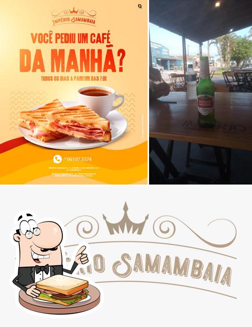 Sanduíches de queijo grelhado em Império Samambaia