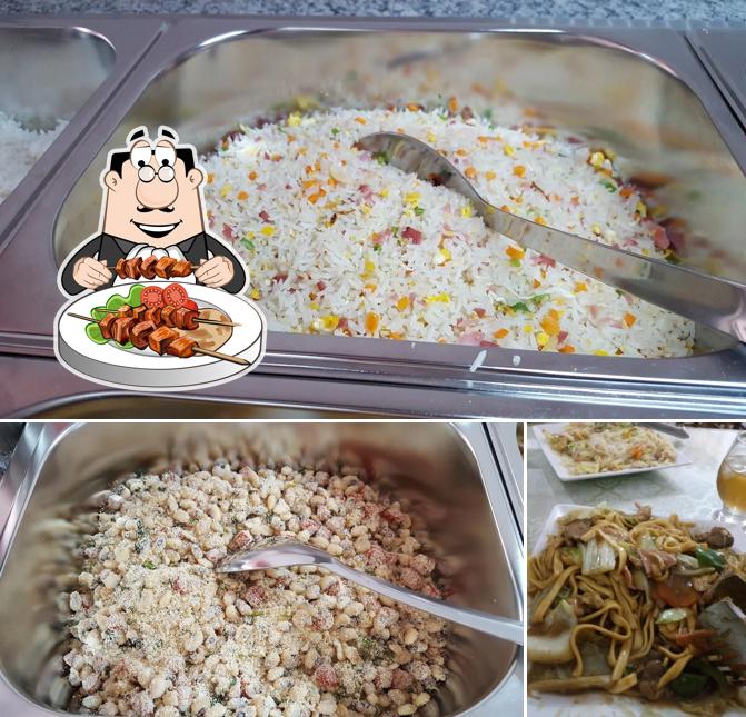 Entre diferentes coisas, comida e cerveja podem ser encontrados no Panda Restaurante Chinês