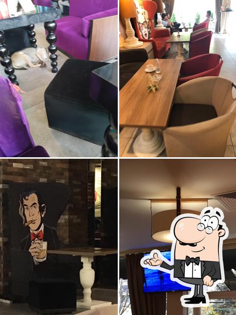 Installez-vous à l'une des tables de Biga Bar