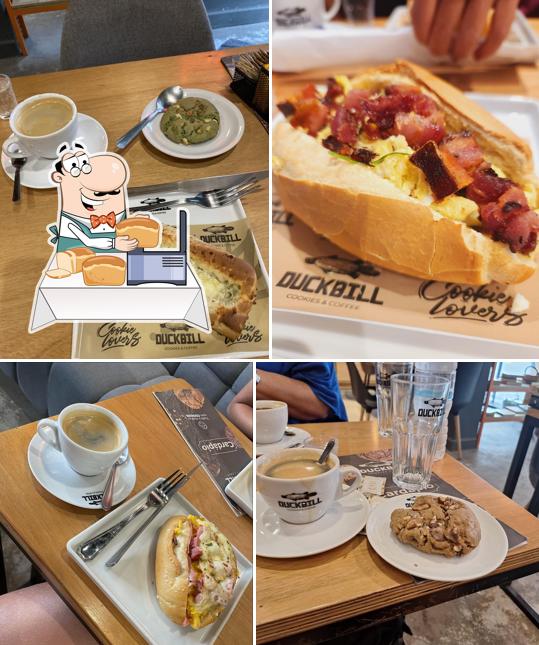 Pão-com-alho em Duckbill - Cookies & Coffee