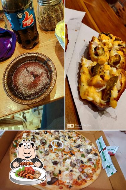 Food at La Pino'z Pizza-Chala, Vapi, Gujarat