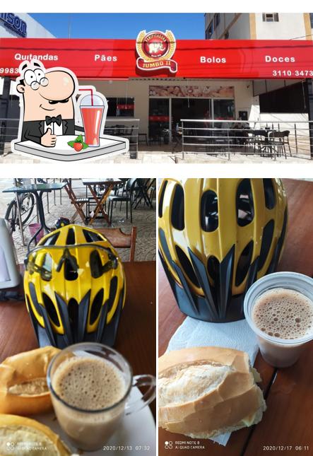 Desfrute de uma bebida no Panificadora e Confeitaria Jumbo II