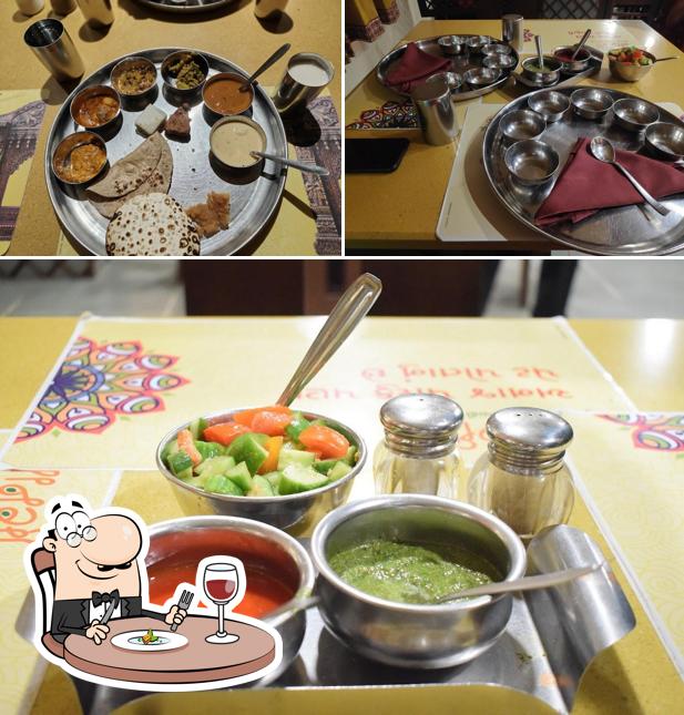 Food at Vangi Dining Hall - Best Restaurants, Gujarati Thali, Veg Restaurants, Gujarati Restaurants