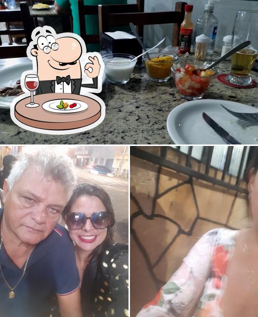 Confira a foto ilustrando comida e exterior a Skinão Bar e Choperia