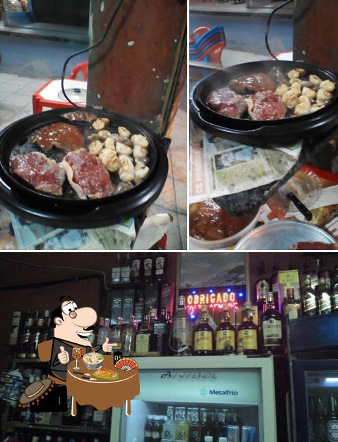 O Bar do Chico se destaca pelo comida e balcão de bar