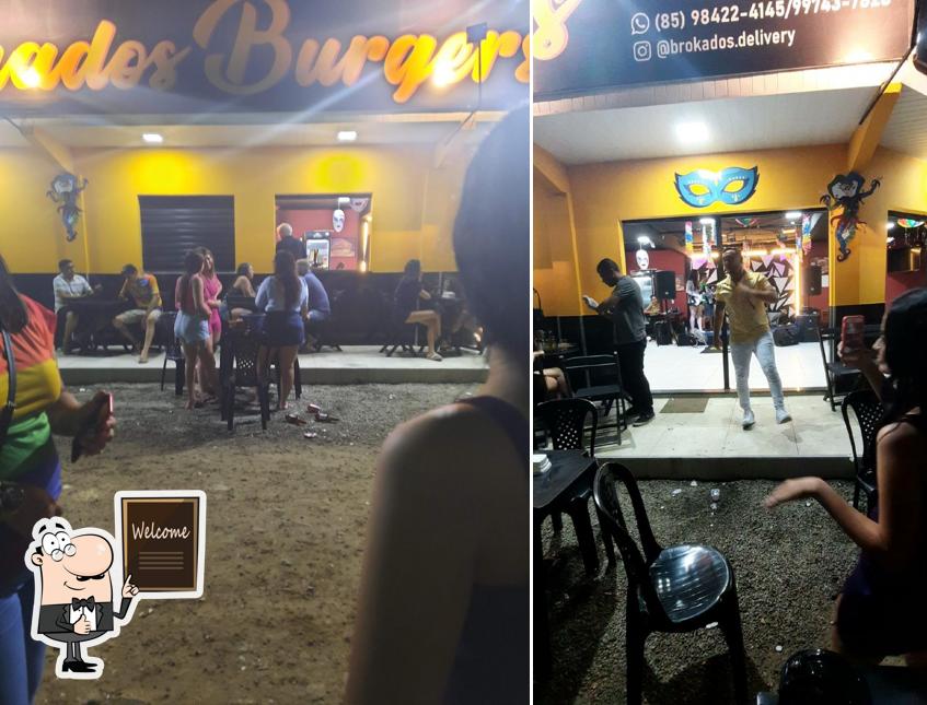Look at the picture of Brokados Burgers e Açaí