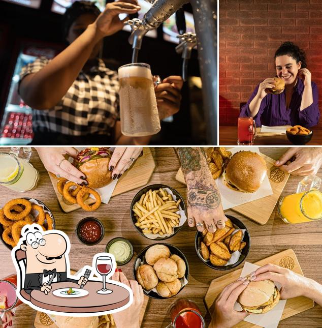 Entre diferentes coisas, comida e bebida podem ser encontrados no Mania de Churrasco Prime Steak & Burger