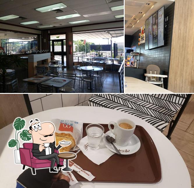 O interior do McDonald's