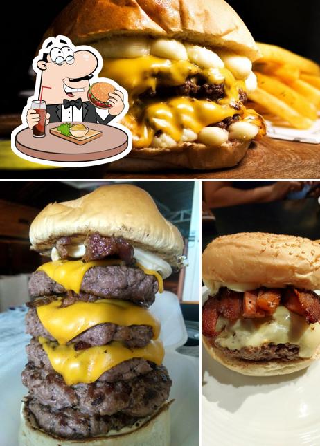 Experimente um hambúrguer no Black River Hamburgueria