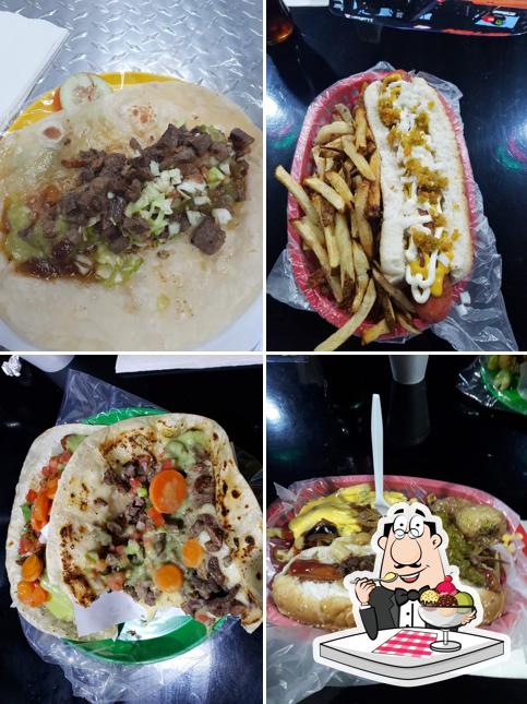 Asadero Los Tacones / Racing Dogs