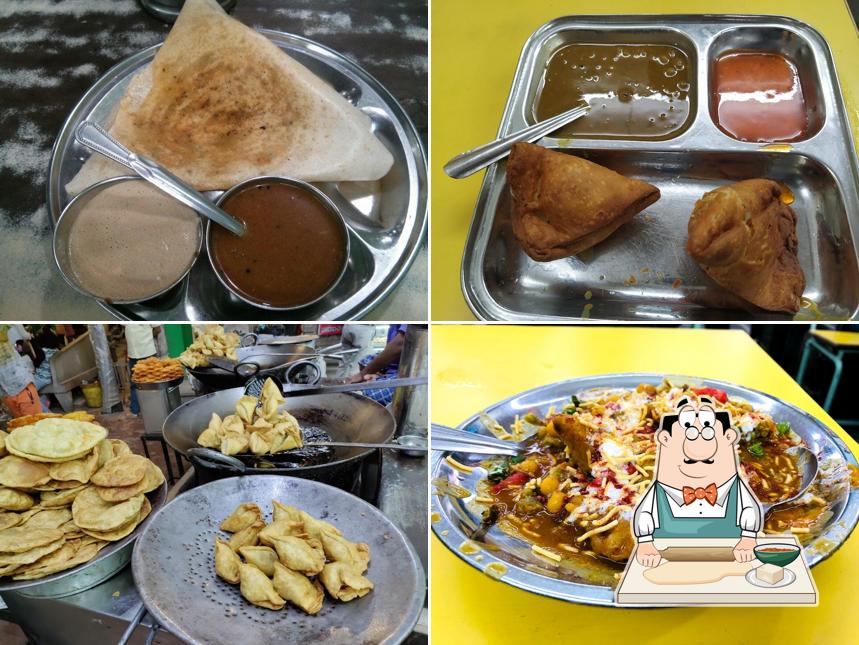 Samosa at Madhur Milan