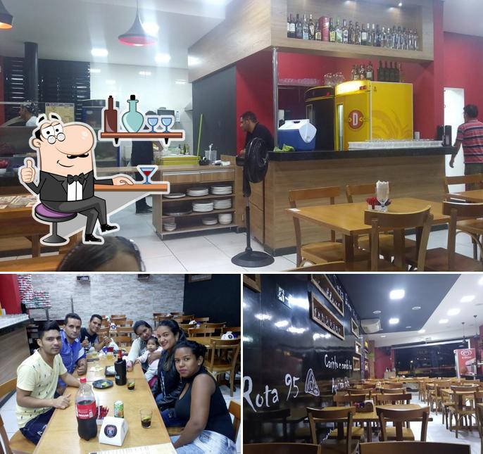 O interior do Pizzaria & Restaurante Rota 95