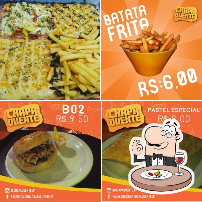 Sanduíche de carne de porco desfiada em Chapa Quente