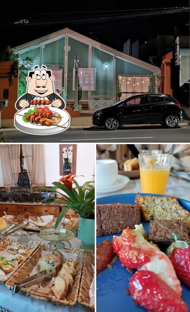 A comida e exterior do restaurante