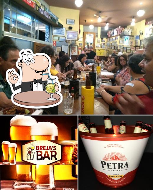 Entre diferentes coisas, bebida e interior podem ser encontrados no Breja's Bar