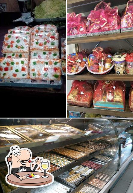 Food at Sindhi Pastry Shop