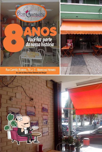 O interior do DOM GANACHE