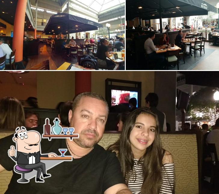 O interior do Outback Steakhouse