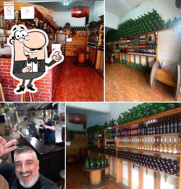 Veja imagens do interior do Quéotra Vinhos e cachaças artesanais