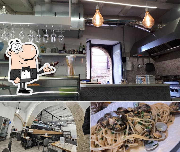 La interni e cibo del ristorante