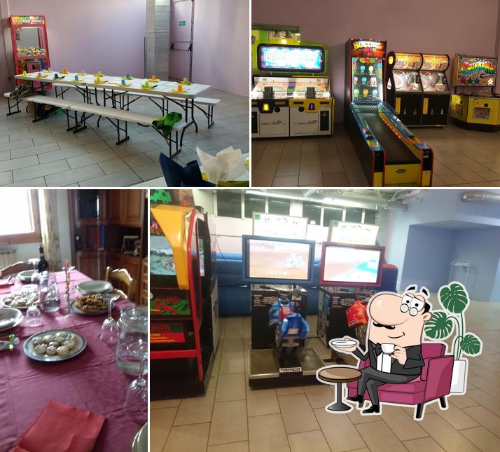 Dai un'occhiata agli interni di Stargate Lasergame