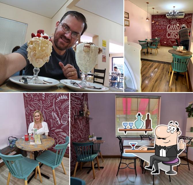 Sente em uma das mesas no Dalô Confeitaria