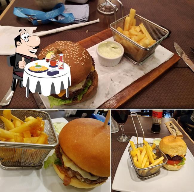Deguste um dos hambúrgueres disponíveis no La Pâtisserie