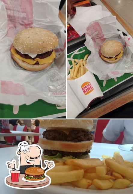 Delicie-se com um hambúrguer no Burger King