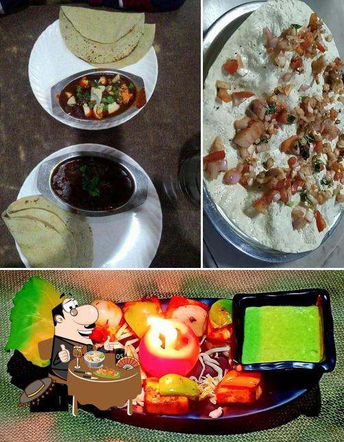 Food at Bhau Cha Dhakka