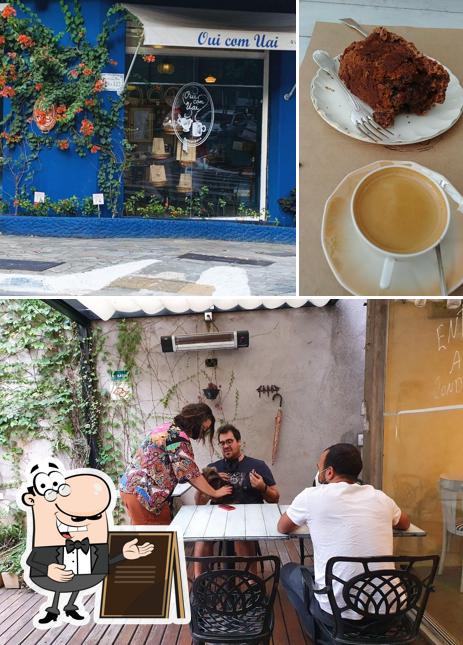 Entre diversos coisas, exterior e bebida podem ser encontrados no Oui com Uai Quituteria e Café