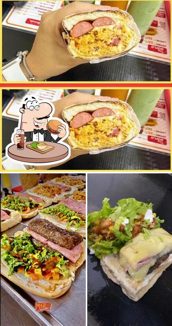 Delicie-se com um hambúrguer no Magrelo Lanches Ibiporã