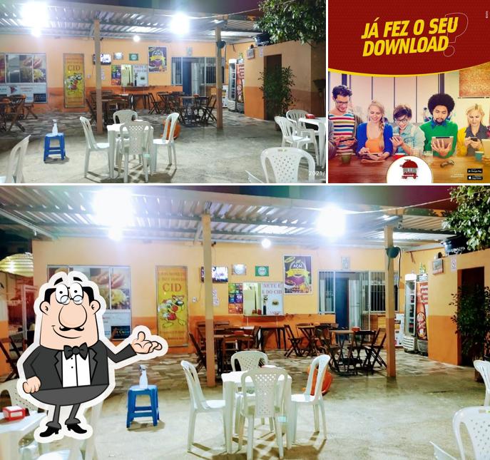 O interior do Lanchonete do Cid